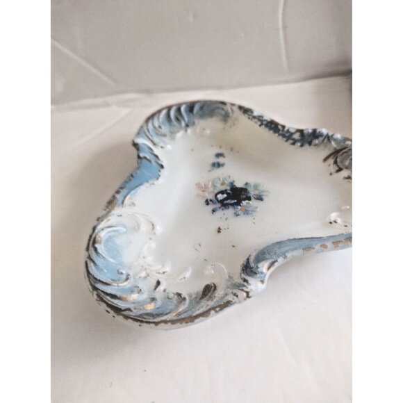 Antique Westmoreland Milk Glass Trinket/ Ring Dish 5" x 5 1/2" - Picture 3 of 10